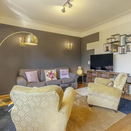 Elegant 2Br In Luxembourg With Balcony & Wifi Apartment Exterior photo