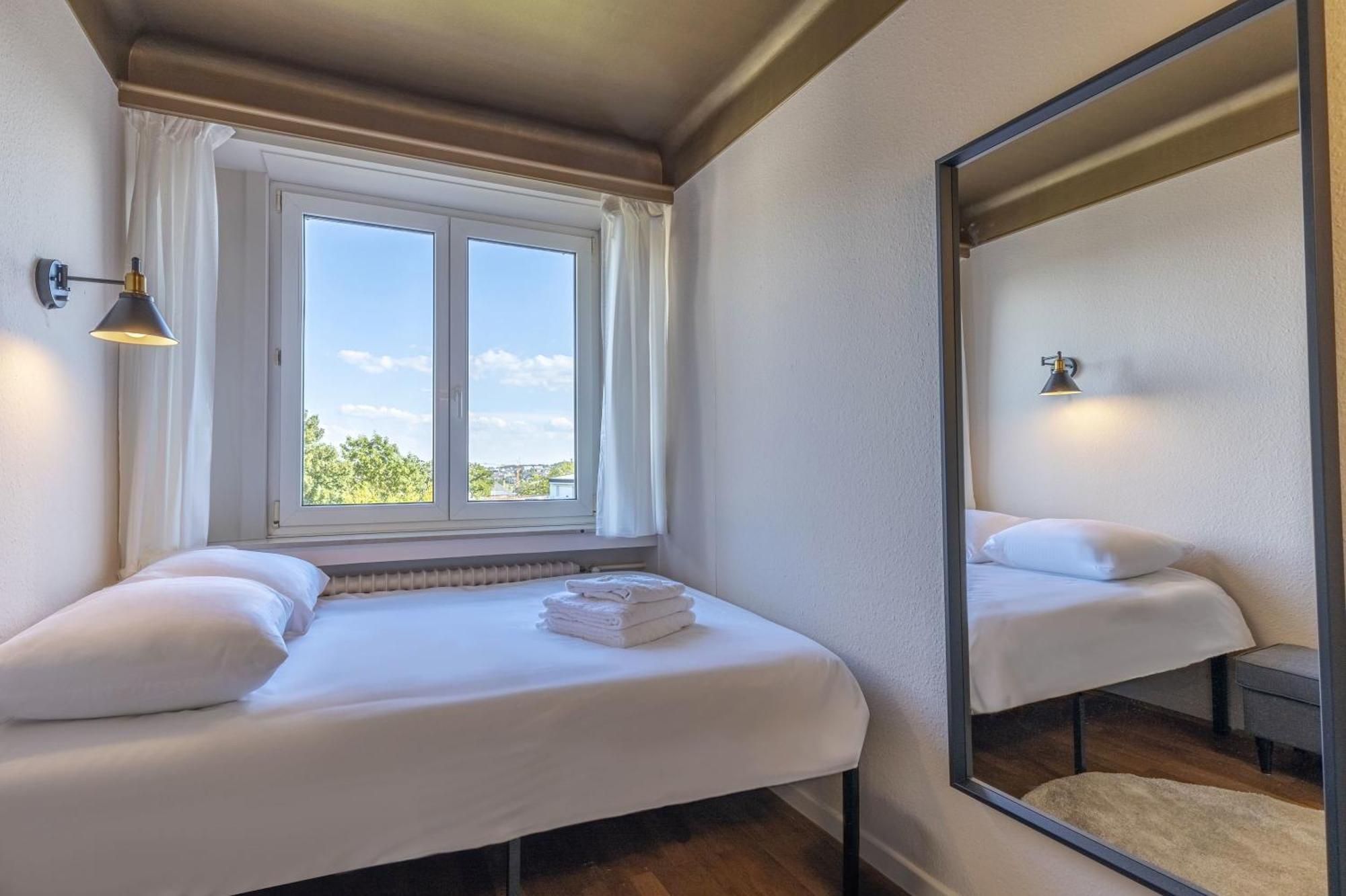 Elegant 2br In With Balcony & Wifi