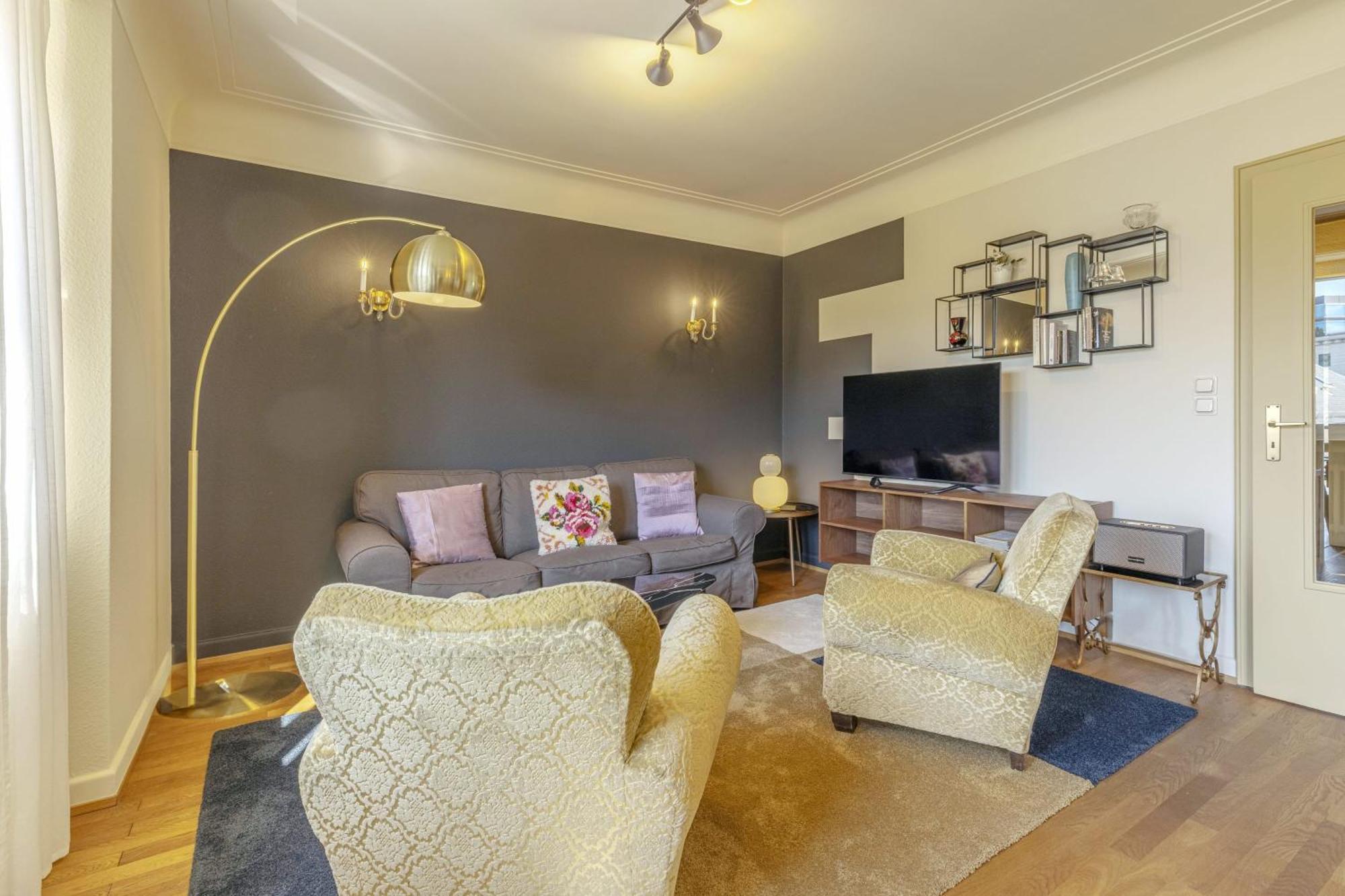 Elegant 2br In With Balcony & Wifi *