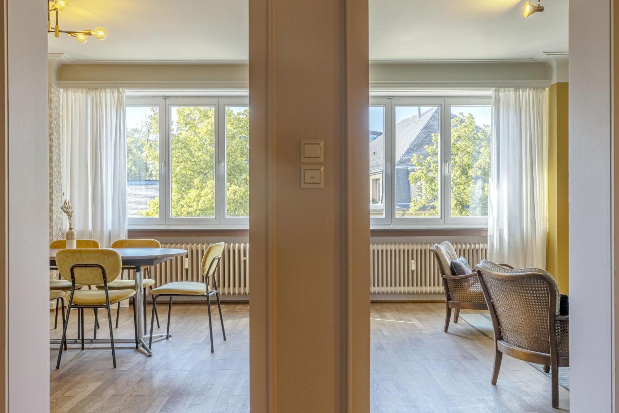 Elegant 2br In With Balcony & Wifi Apartment